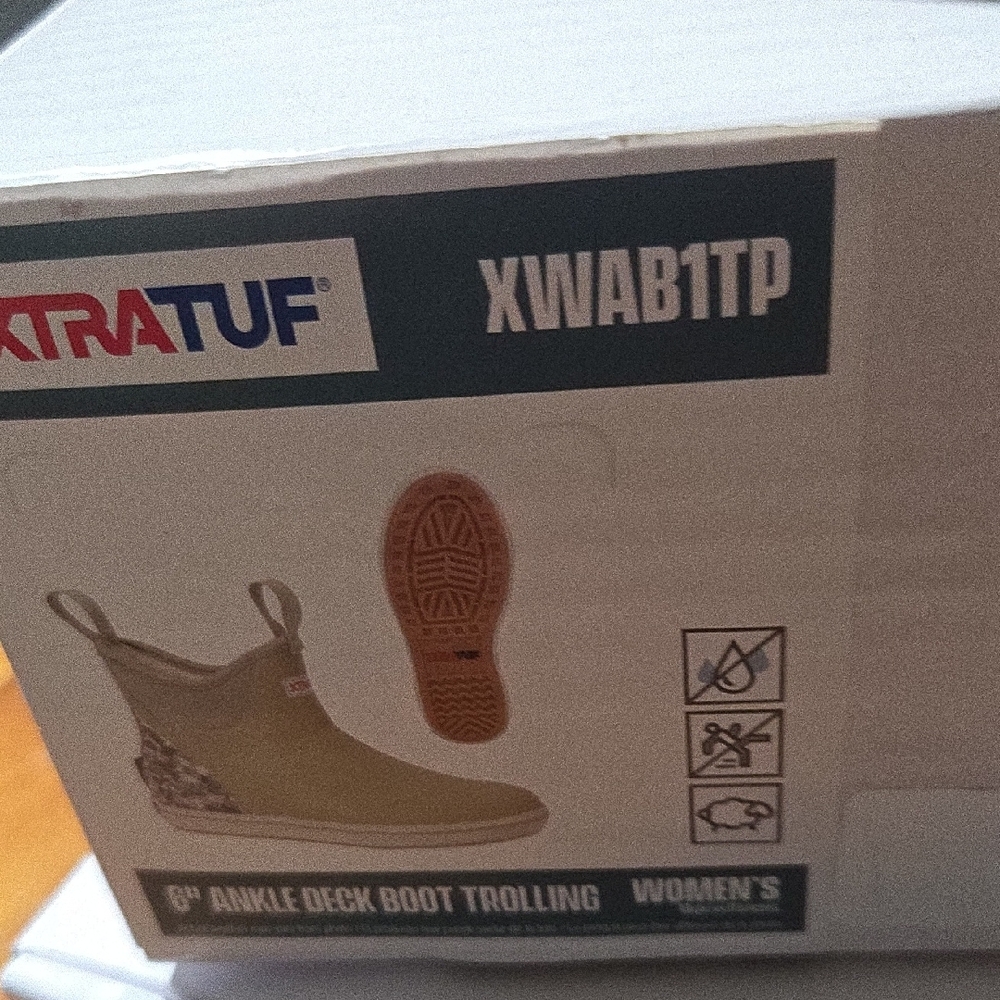 New XTRATUF Women's Ankle Boots Trolling  Sz 5m Bouy - Picture 6 of 8